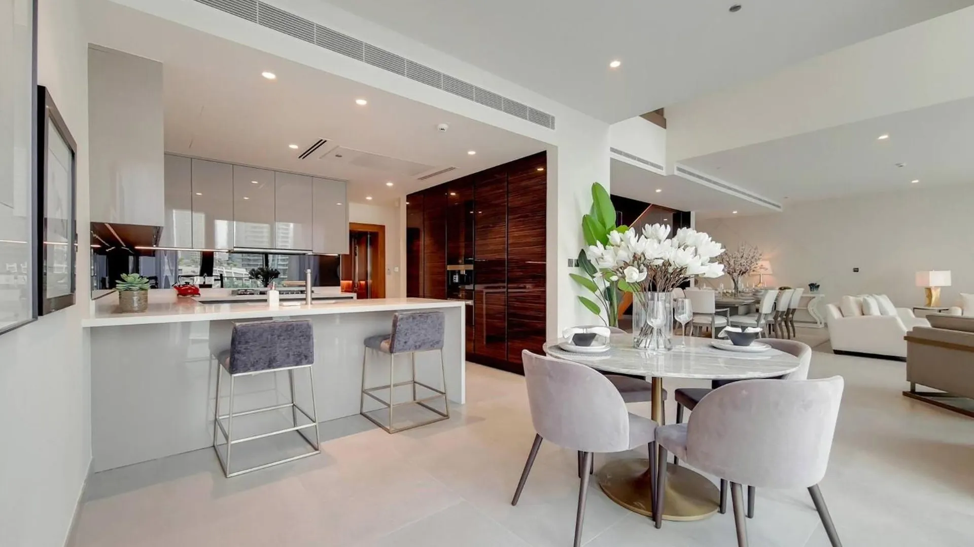 4 Bed Villa With Marina Views In Jumeirah Hotel Dubai United Arab Emirates
