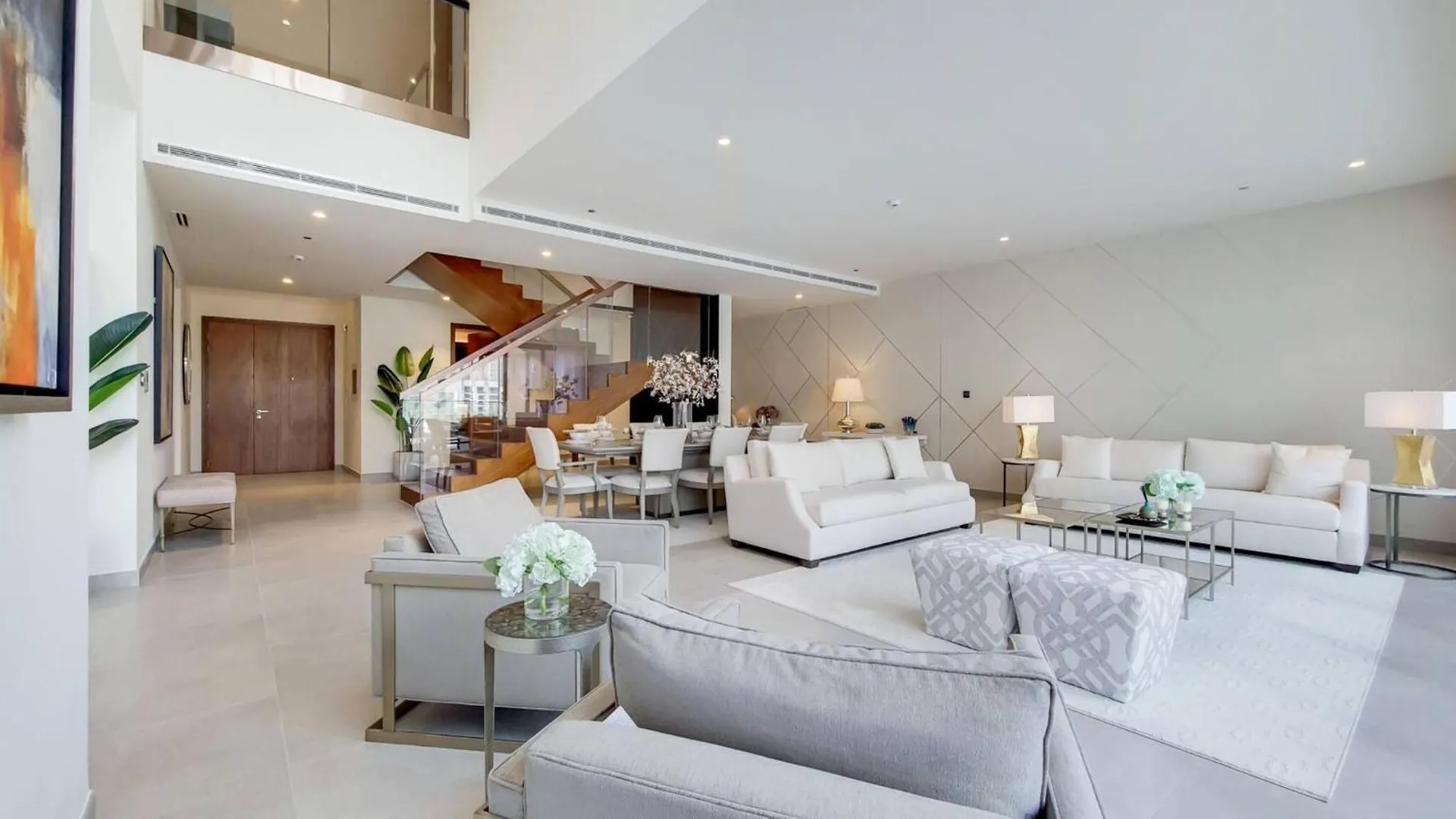 4 Bed Villa With Marina Views In Jumeirah Hotel Dubai
