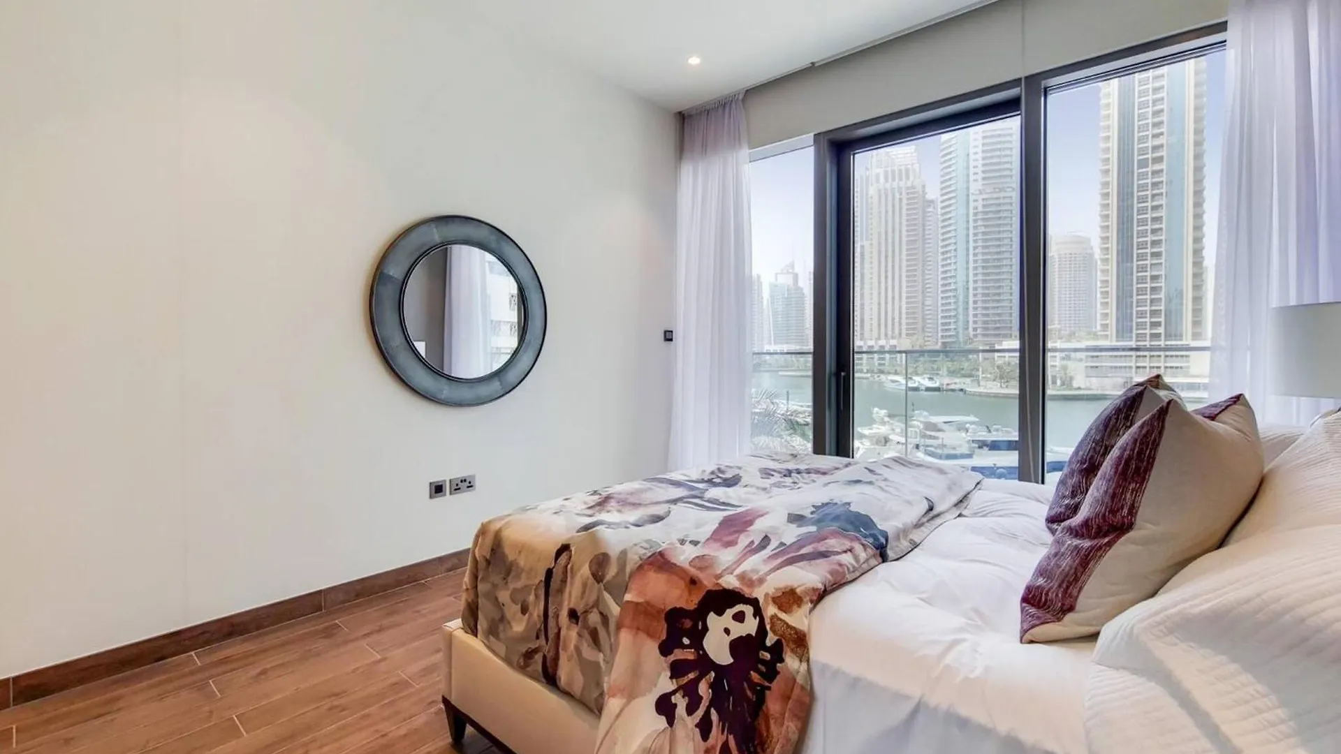 4 Bed Villa With Marina Views In Jumeirah Hotel ドバイ