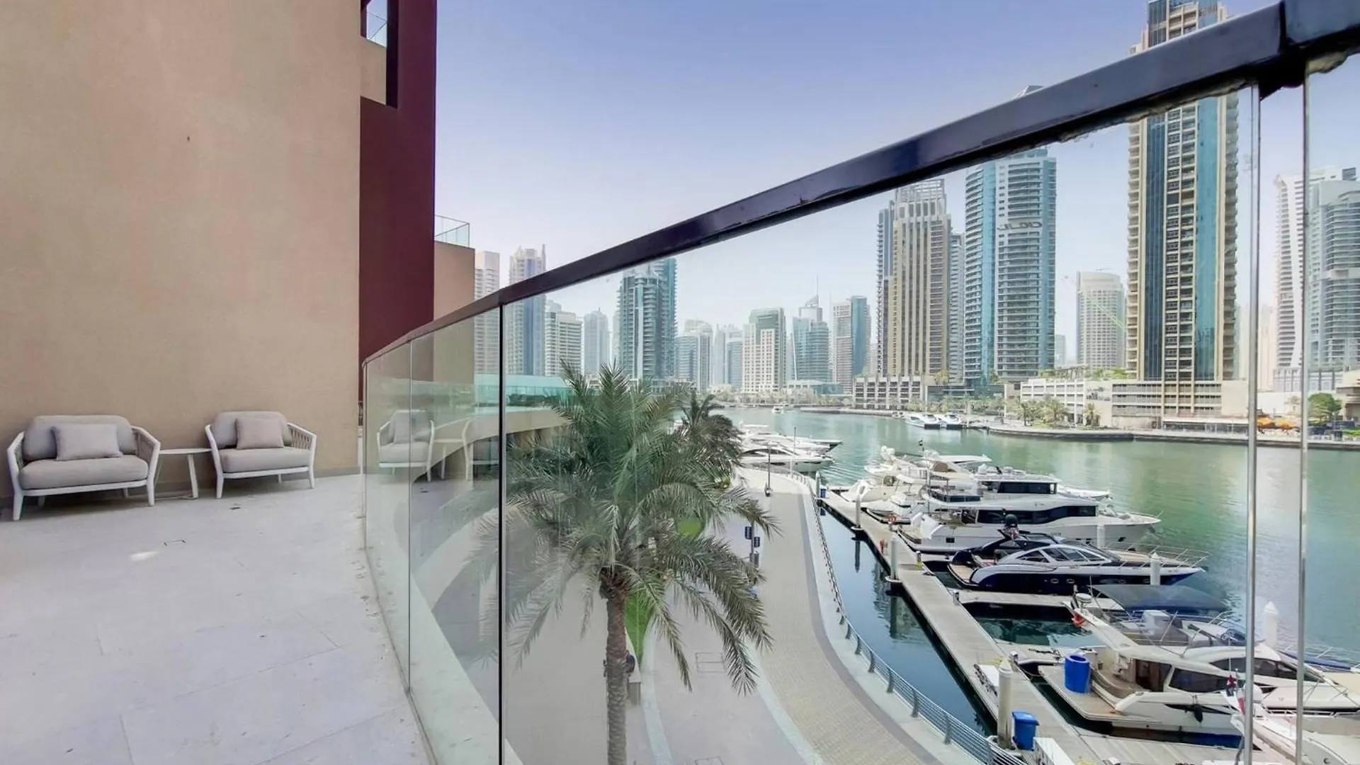 4 Bed Villa With Marina Views In Jumeirah Hotel ドバイ